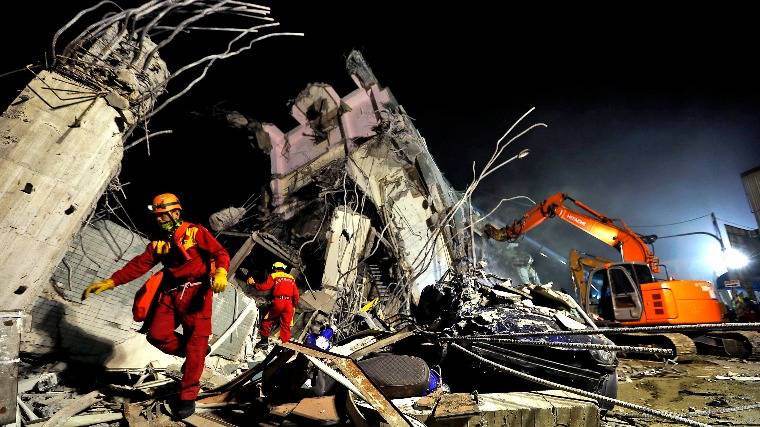 Tovább keresik a tajvani katasztrófa túlélőit