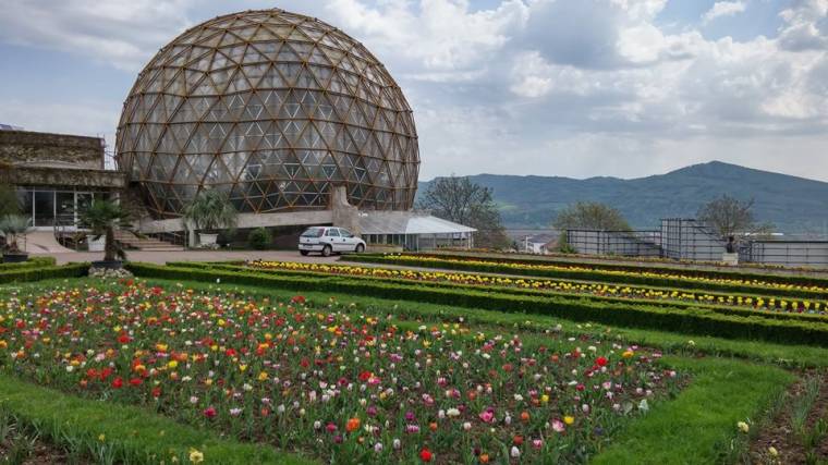 Százfajta tulipán nyílik a zsibói botanikus kertben
