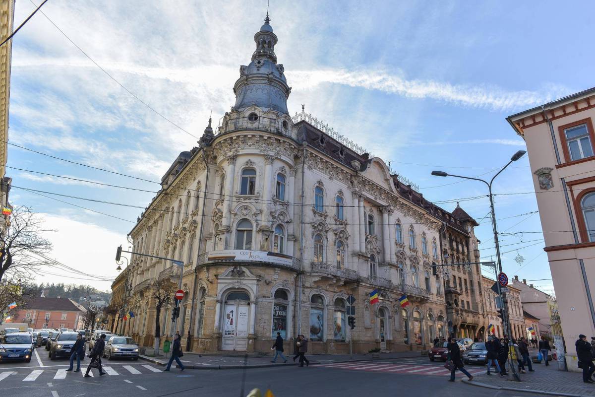 A főtéri ingatlan a felújítás előtt... •  Fotó: Vakarcs Lóránd