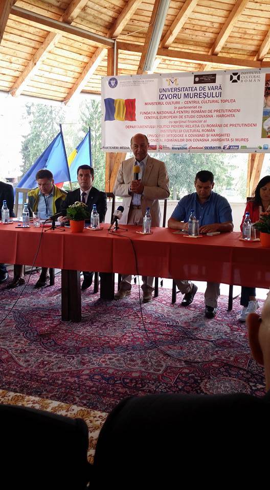 Băsescu vétózná Szerbia EU-csatlakozását