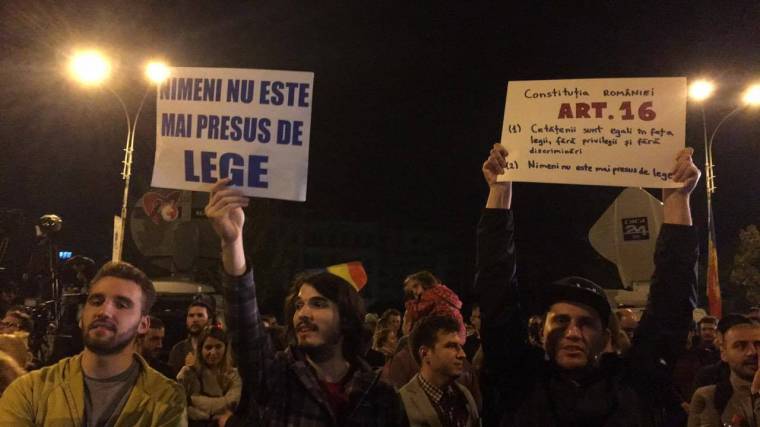 „Le a mentelmi joggal!