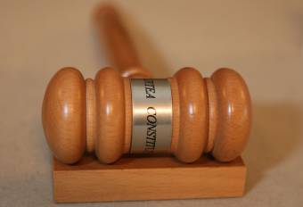 Alkotmányellenes a büntetőeljárásban felhasznált hírszerzési lehallgatások ellenőrzési mechanizmusa