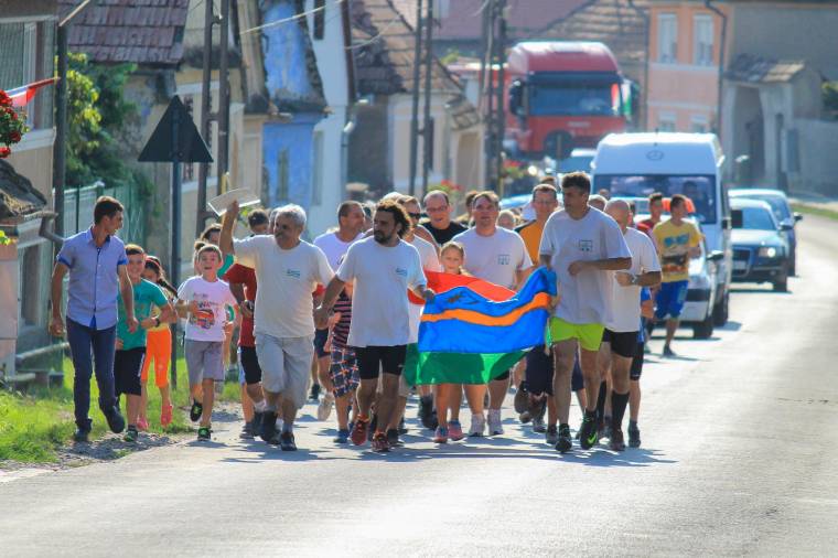 Adományokért kocogott a lelkész