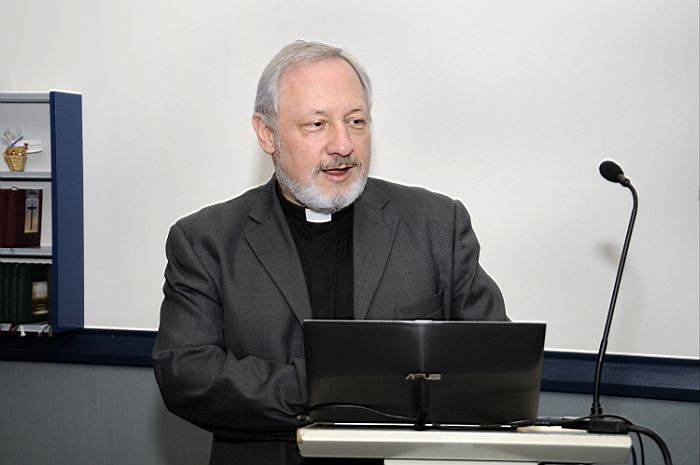 Protestáns etikai kézikönyv készül