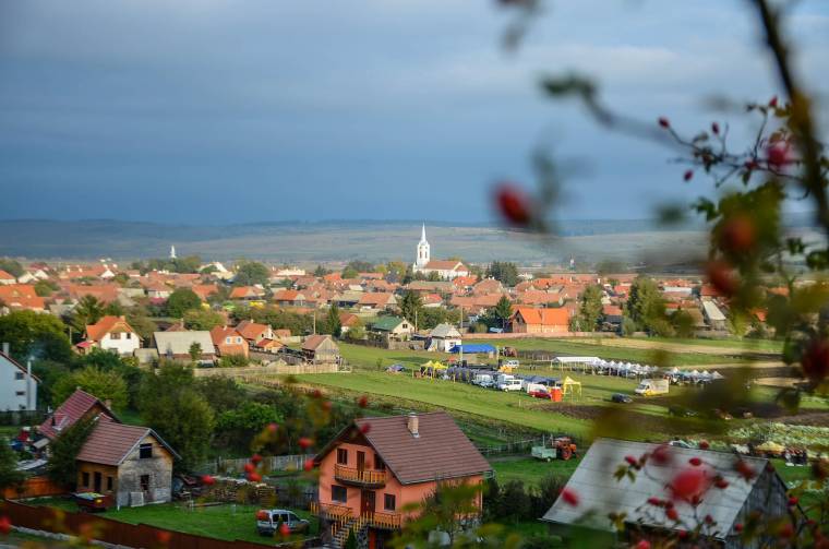 Ingyentelek székely háznak egy nagylelkű ajánlat nyomán