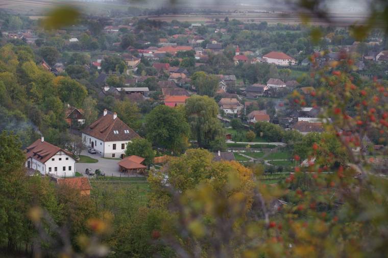 Román és magyar újságírók könyve népszerűsíti Dálnokot