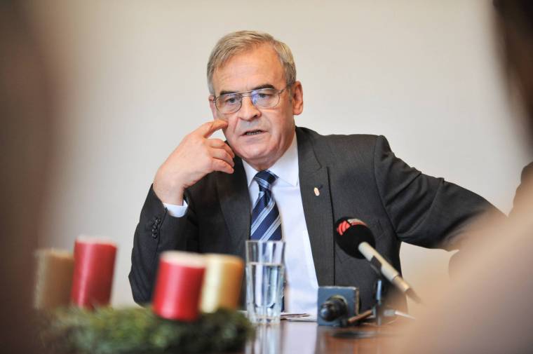 Tőkés: hosszú ideje tart az erdélyi magyarság útkeresése