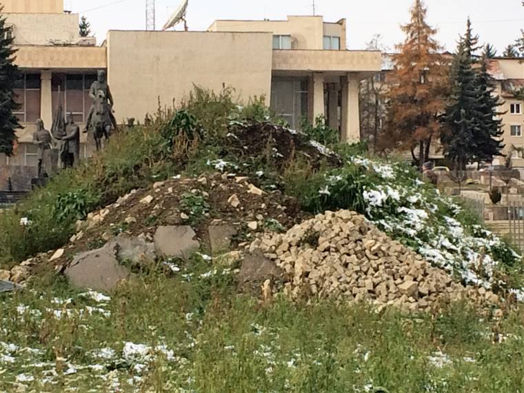 Csökkentenék a Sárkánydomb méretét a román tanácsosok