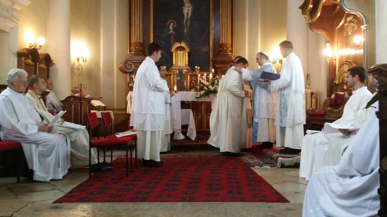 Két novícius a nagyváradi premontreieknél