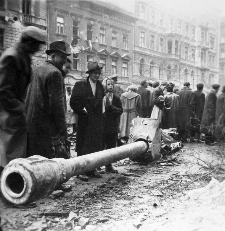 Az '56-os forradalomra emlékeztek és emlékeztettek Szentgyörgyön