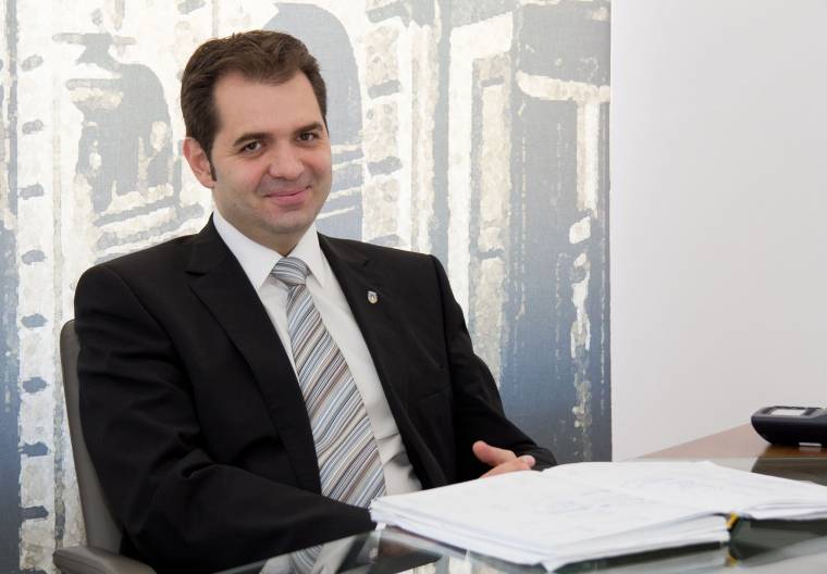 Antal Árpád: Szentgyörgy nem Caracal