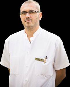 Házi őrizetben a kenőpénzt kérő vásárhelyi orvos