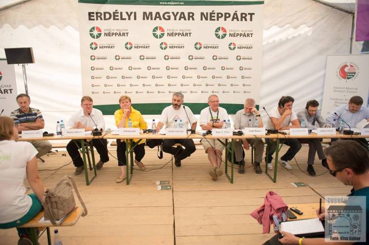 Tusványos – Autonómiaigény a világpolitika szorításában