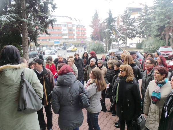 Spontán sztrájkba léptek a besztercei gyermekvédők