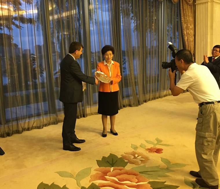 Borboly Kínában: pontosítani kellett a tanácselnök kisebbségekre vonatkozó nyilatkozatát