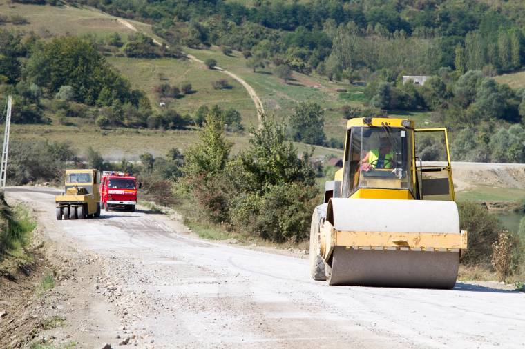 Júliusra fejezik be a Hargitát Maros megyével összekötő út korszerűsítését