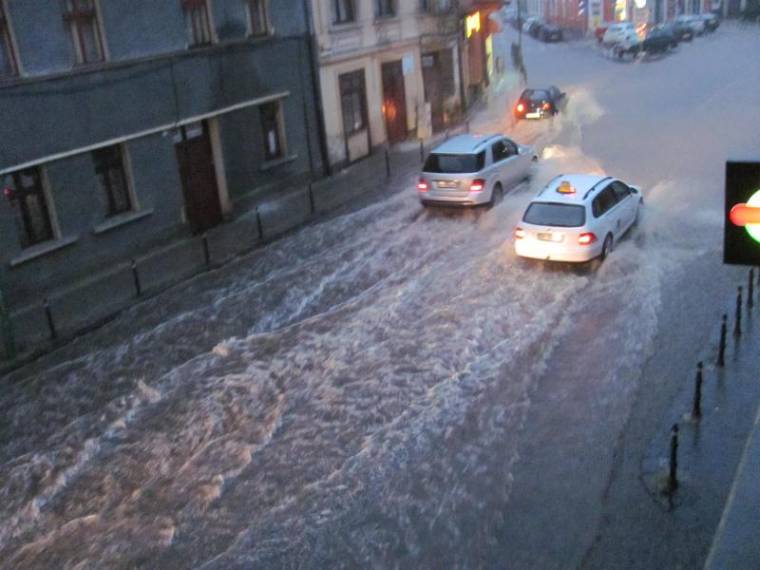 Hajnali árvíz Brassóban