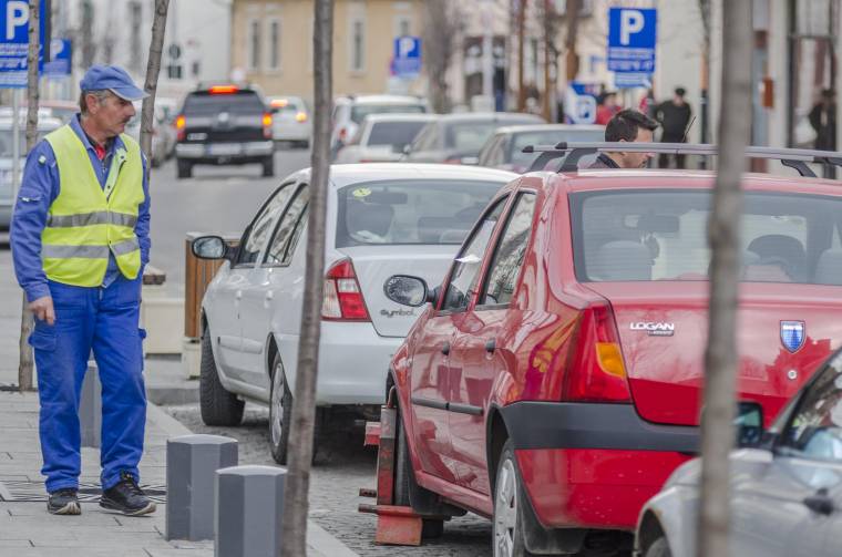 Megszűnhet a kerékbilincselés Csíkszeredában