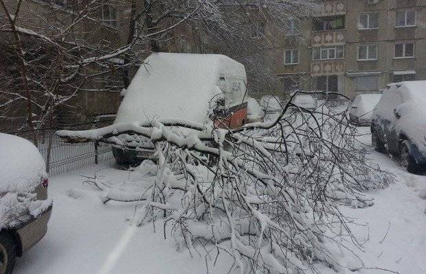 Fennakadást okozott a hó Erdélyben