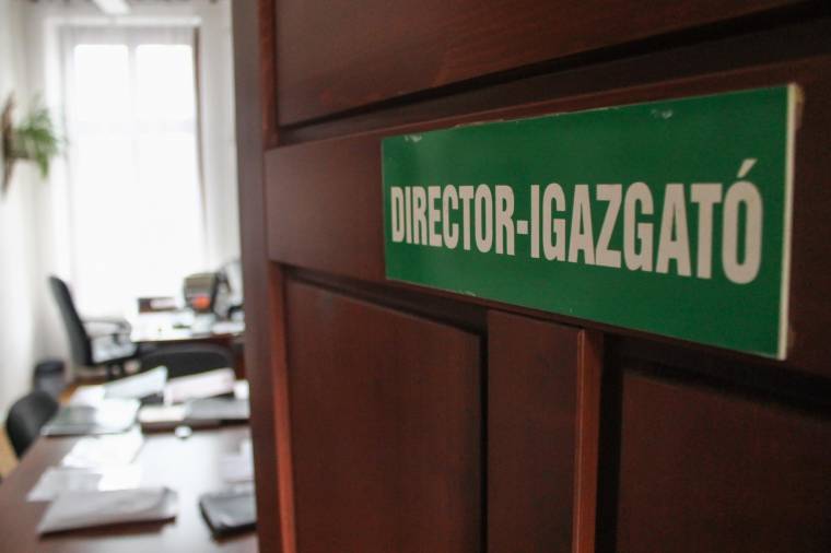 Elhalasztanák az iskolaigazgatói versenyvizsgát a tanévkezdés utánra