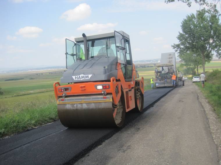 Ötvenmillió eurós hitelt vett fel útjavításra a Kolozs Megyei Tanács
