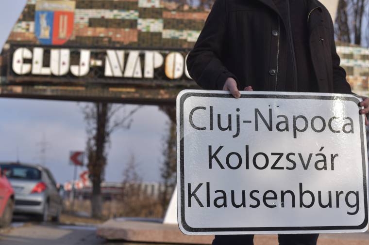 Szakbizottsági igen az anyanyelvhasználati küszöb módosítására