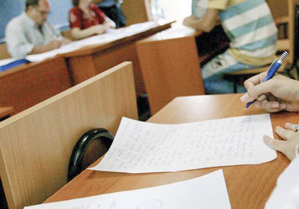 Több tízezer hiányzó diák – Megkezdődött az érettségi