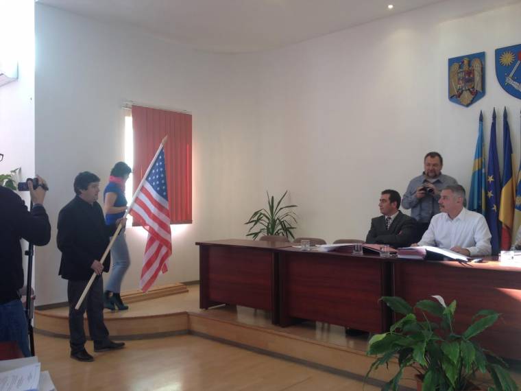 Nem csitul a háromszéki zászlóvita – Leltárba veszik az adományzászlókat