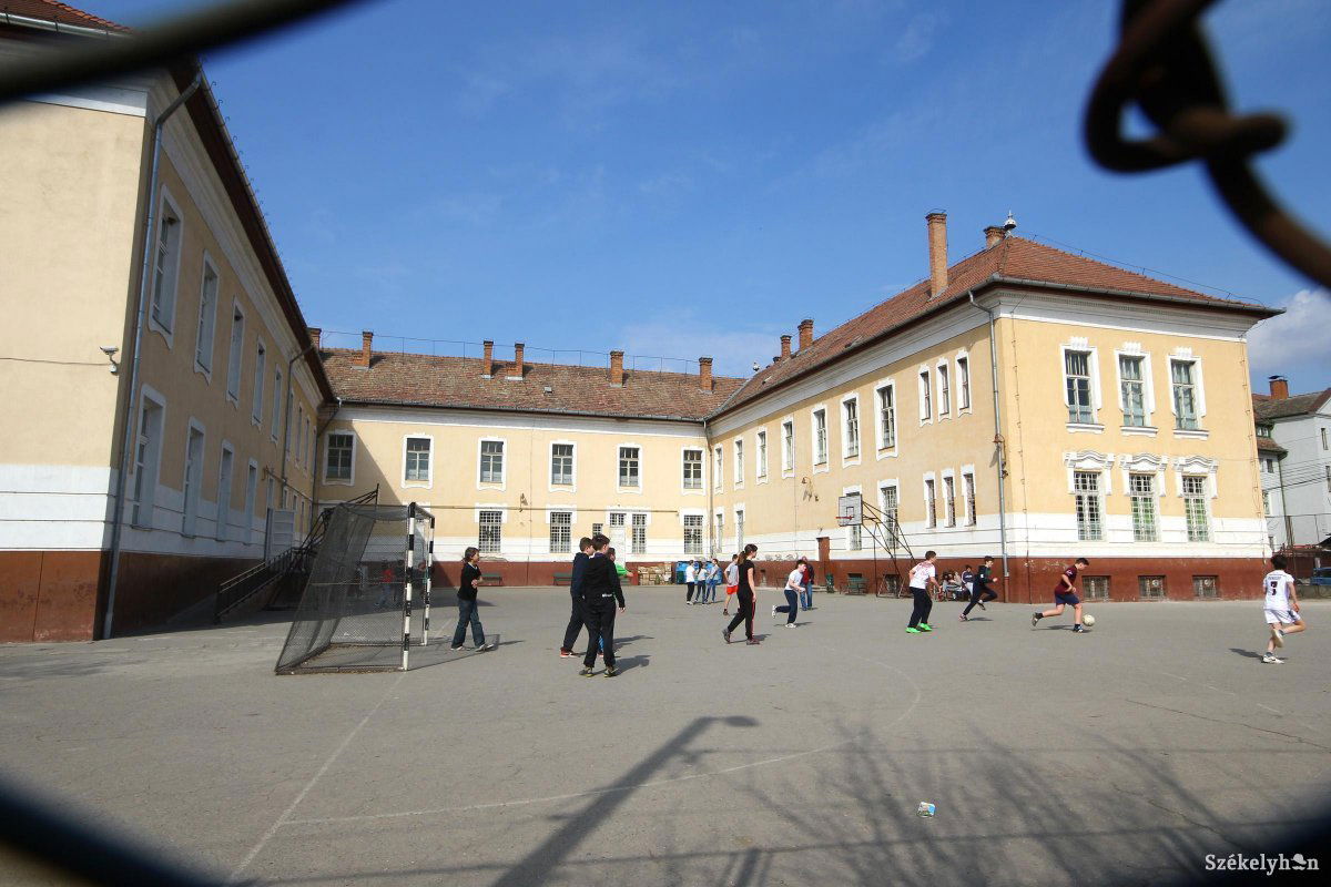 &bullet;  Fotó: Boda L. Gergely