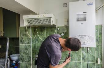 Máglyára vetnék a fali gázkazánokat Brüsszelben és Romániában is, csak azt nem tudni, ki, mikor és hogyan