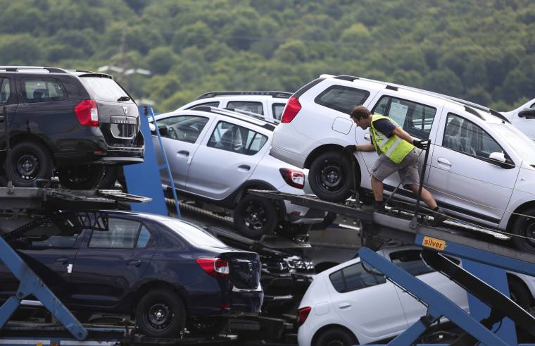 Mégsem költöztetik Marokkóba az egyik Dacia-modell gyártását