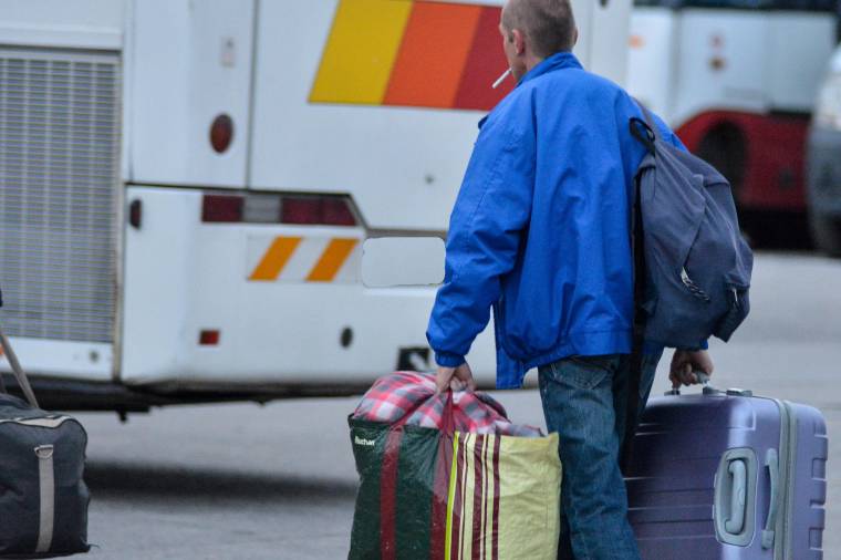 Keveseknek emelkedett a bére, rengeteg romániai munkavállaló „állna eperszedőnek”