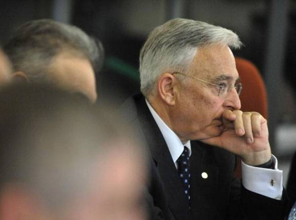 România Liberă: besúgó volt Isărescu