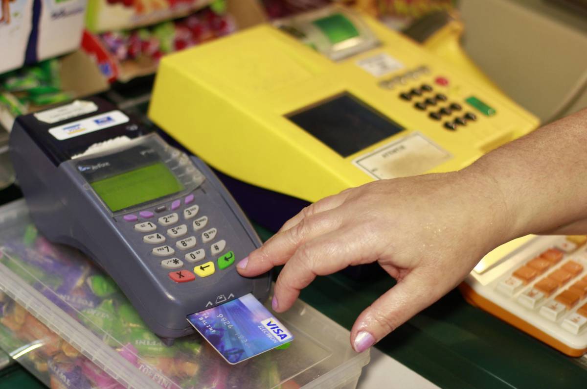 Előnyben a készpénz. A lakosság kevesebb mint harmada próbál mindent bankkártyával fizetni •  Fotó: Farkas Antal