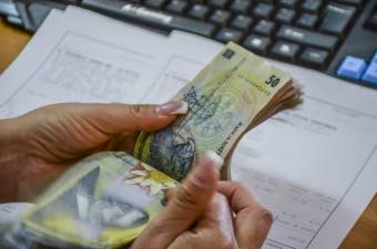 Általános sztrájkot helyeztek kilátásba a közigazgatásban is