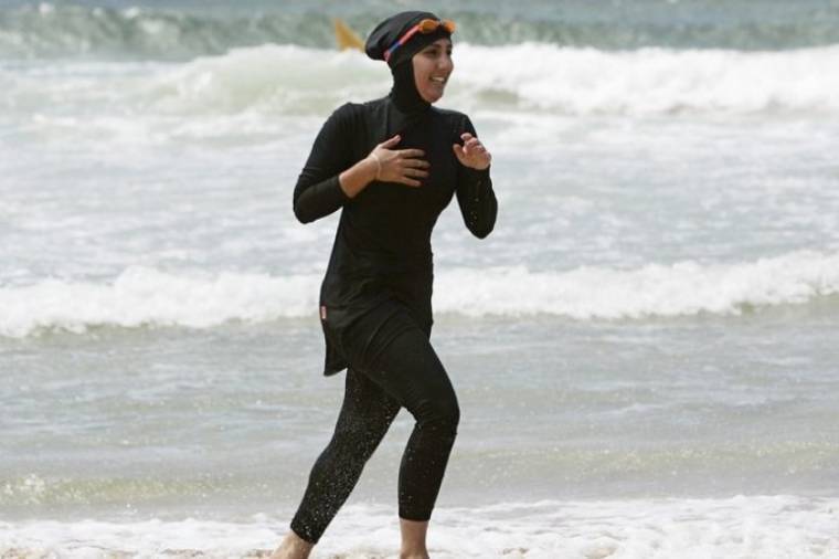 Korzikán is betiltották az egész testet elfedő burkinit