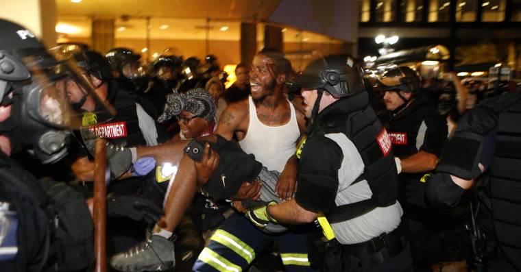 Szükségállapotot hirdettek Charlotte-ban a tiltakozások miatt