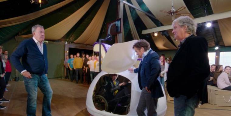 Jeremy Clarkson „román hajtotta” autója