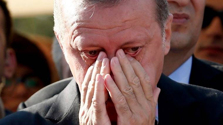 Zajlanak a tisztogatások Törökországban