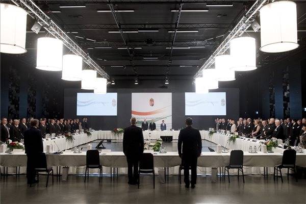 Orbán a Máérton: sorsdöntő a romániai választás