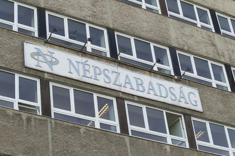 Megvenné a szerkesztőség a Népszabadságot