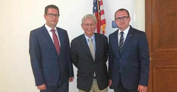 Washington sürgeti a restitúciót