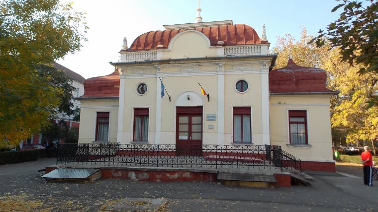 Ady Párizsa, Léda pávatoll legyezője Nagyváradon