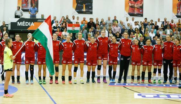 Eb-kerettel jönnek Kolozsvárra a magyar kézis lányok