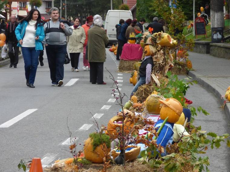 Tökfesztivál és adománygyűjtés Szovátán