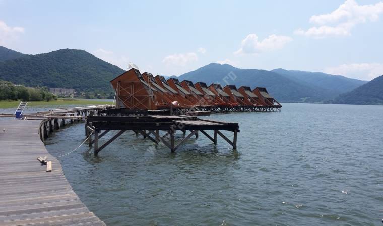 Kiadó házikók a Duna vizén