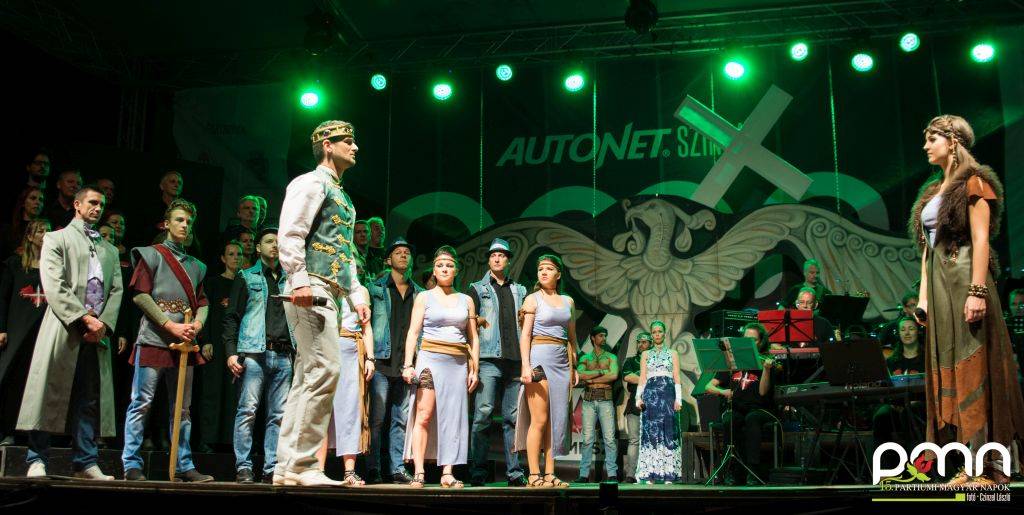 •  Fotó: Czinzel László