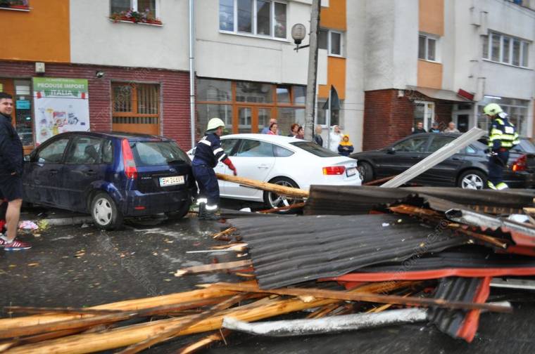Nyolcan meghaltak, többen megsérültek az Erdélyen végigsöprő viharban