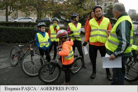 Kerékpározással sürgették az autópálya-építést Bihar megyében