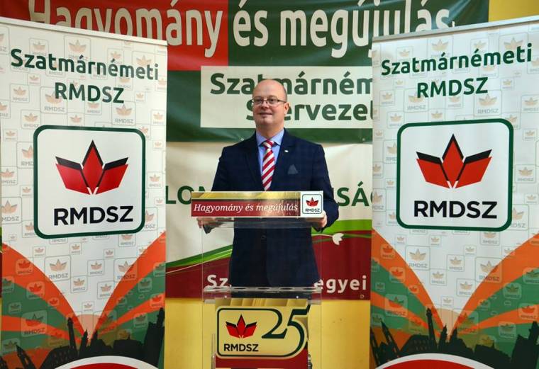 Kereskényi a törvényszéknek panaszkodott a kétnyelvűsítés magas költségeire